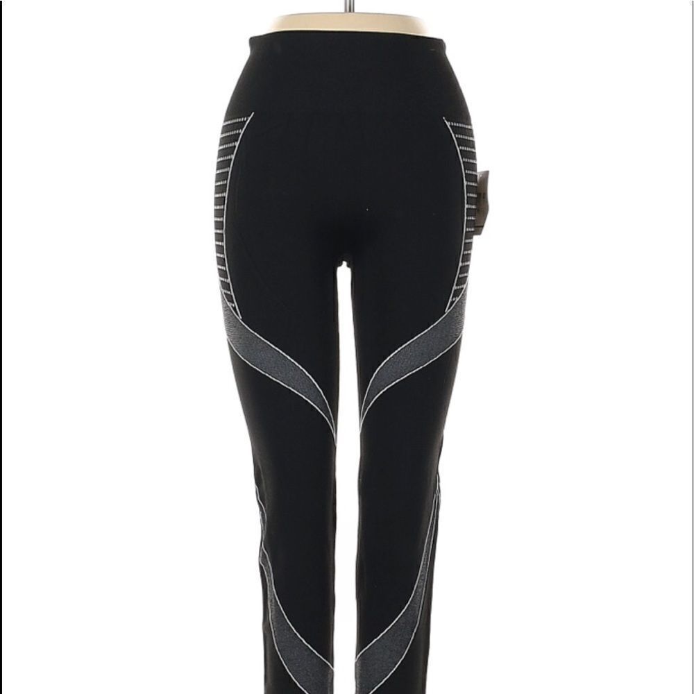 Forever 21  leggings workout pants black